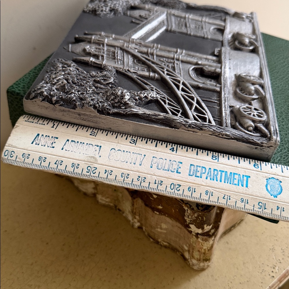 MARCUS DESIGNS London Tower Bridge Handmade in England Wall Relief - Picture 9 of 12